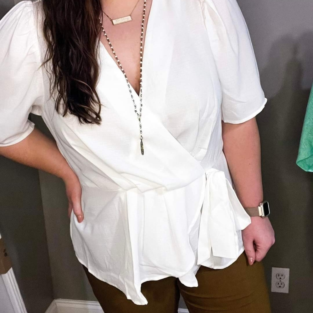 Short- sleeved white blouse